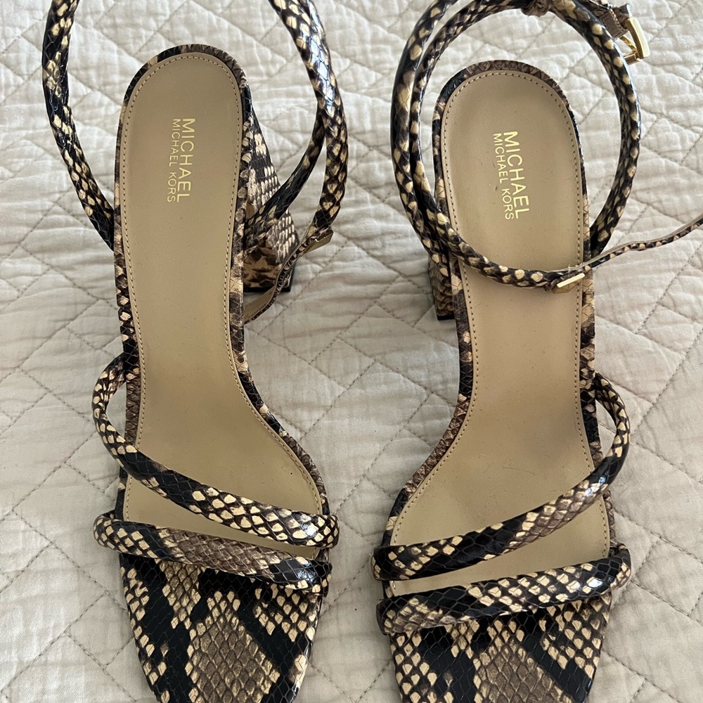 NWOT MICHAEL Michael Kors Sandals Sleek Snakeskin embossed leather.